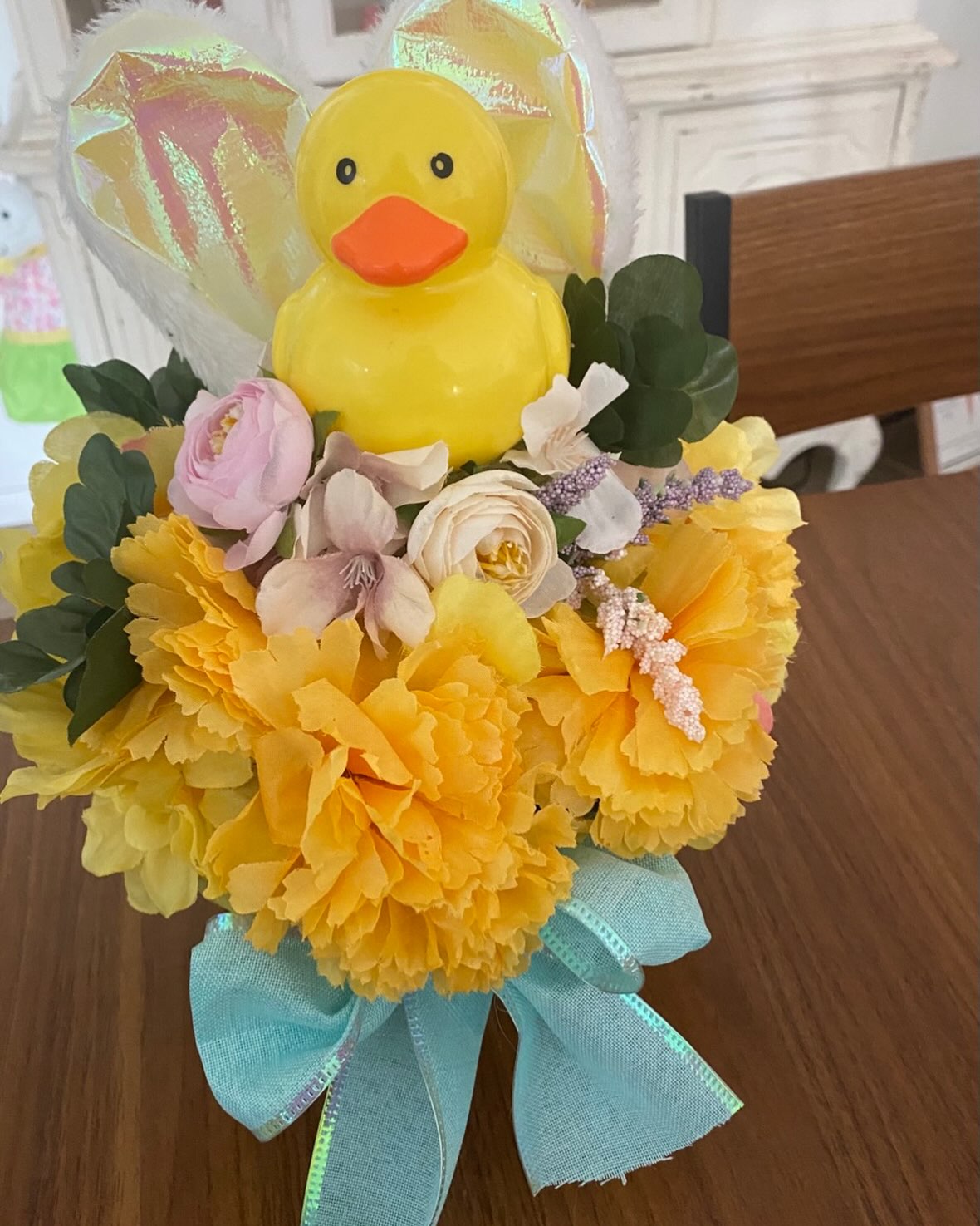 Spring duckling arrangement