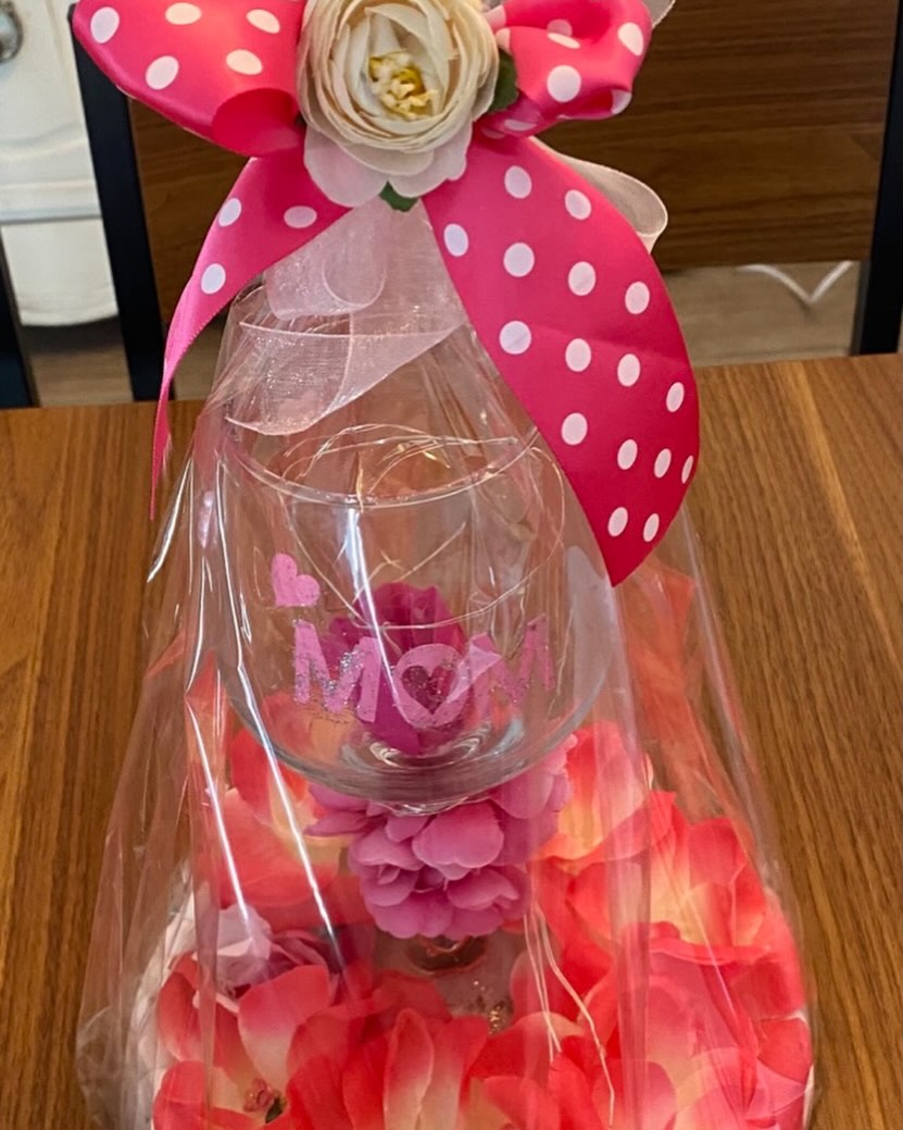Rose gift basket