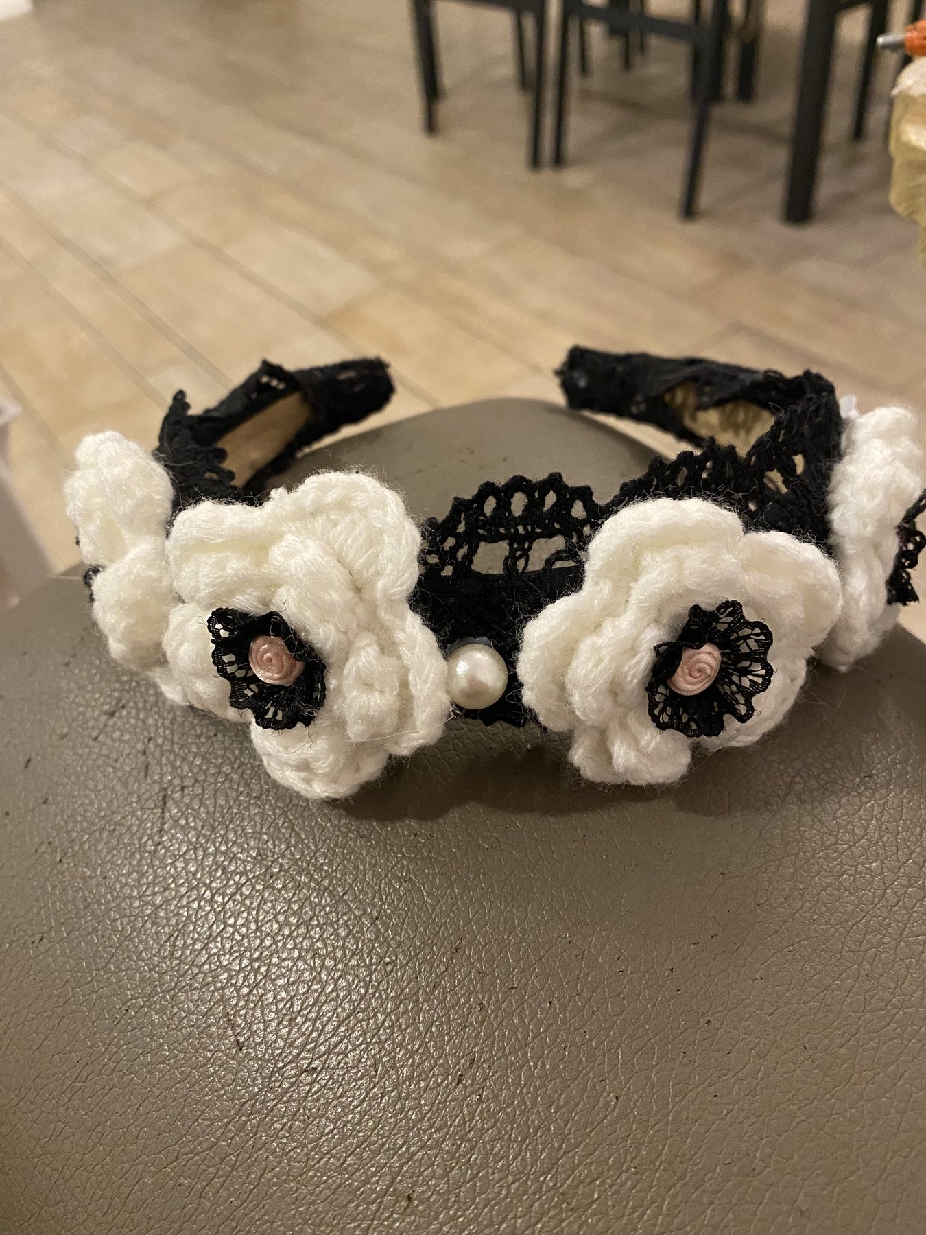 Black lace white-rose headband