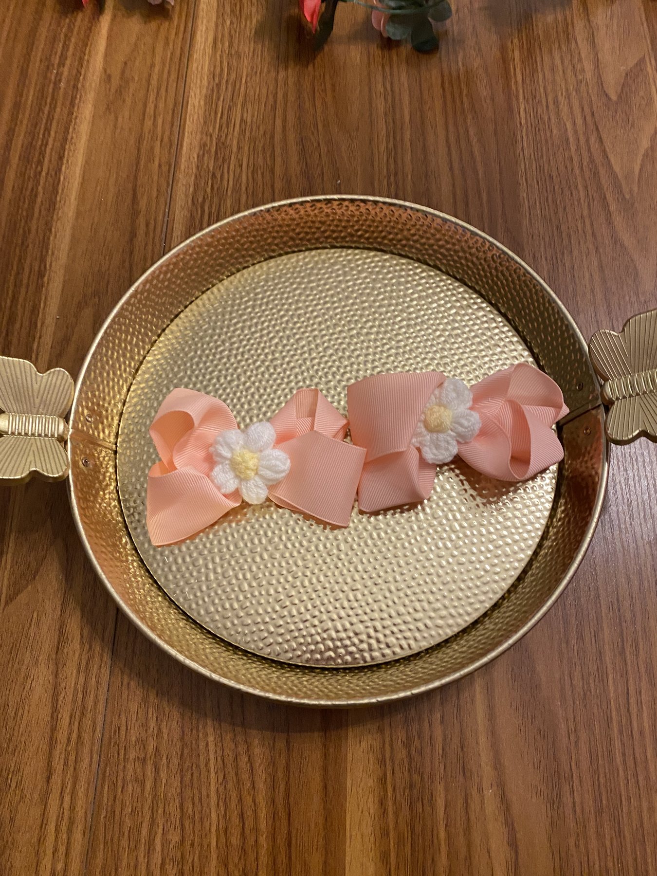 Coral daisy bow clips