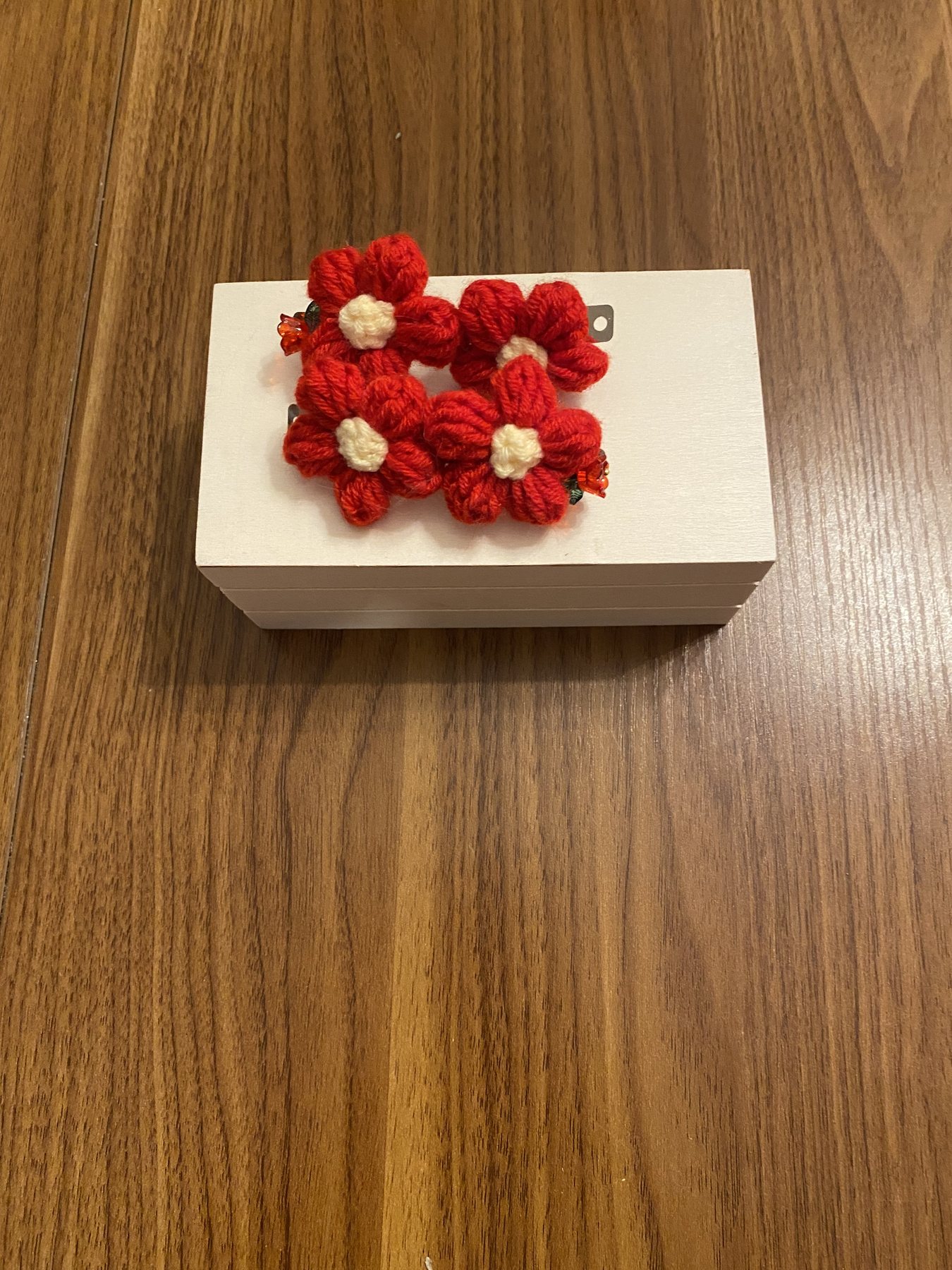 Red crochet flower hair clips