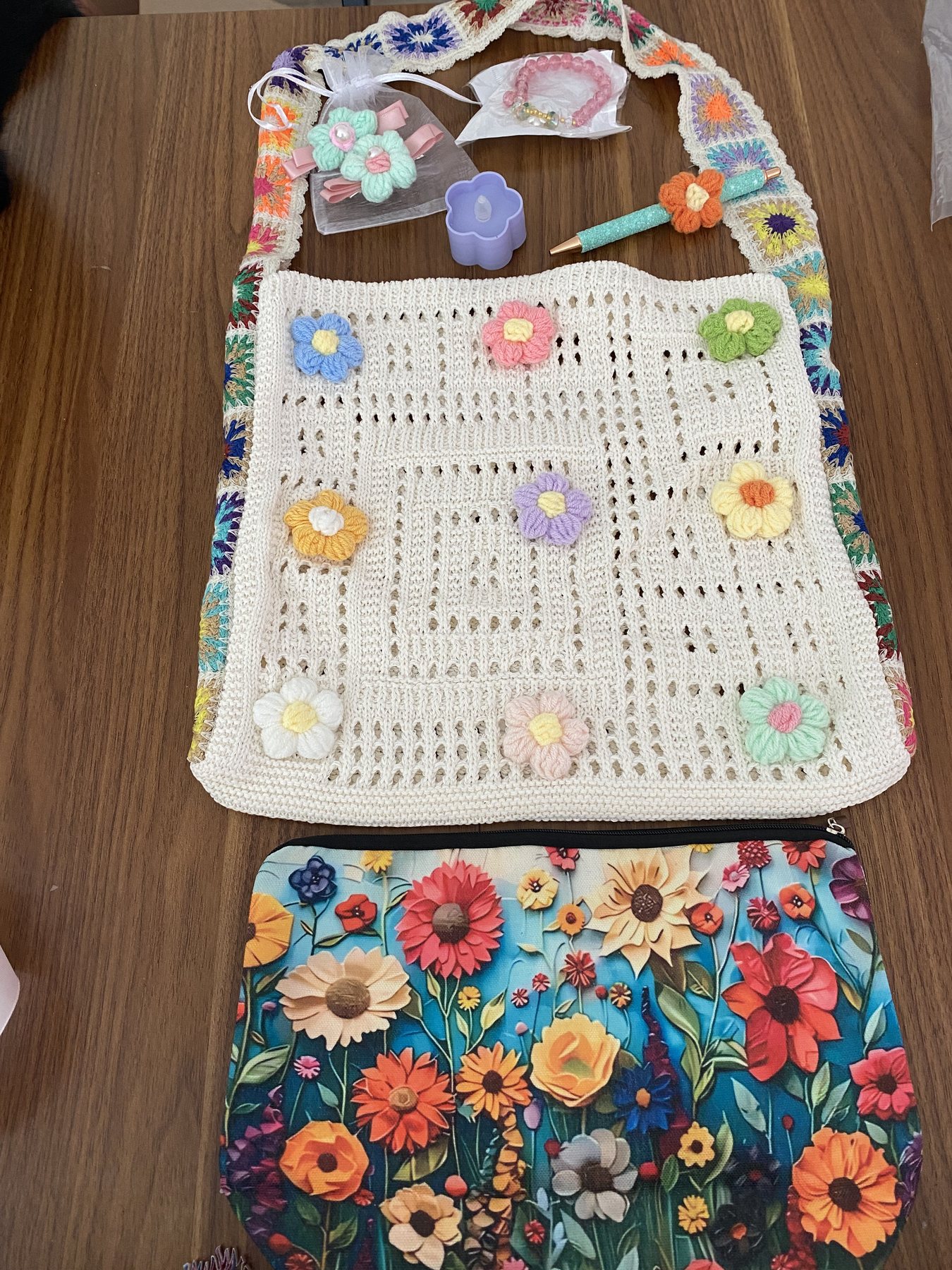 White crochet tote gift set